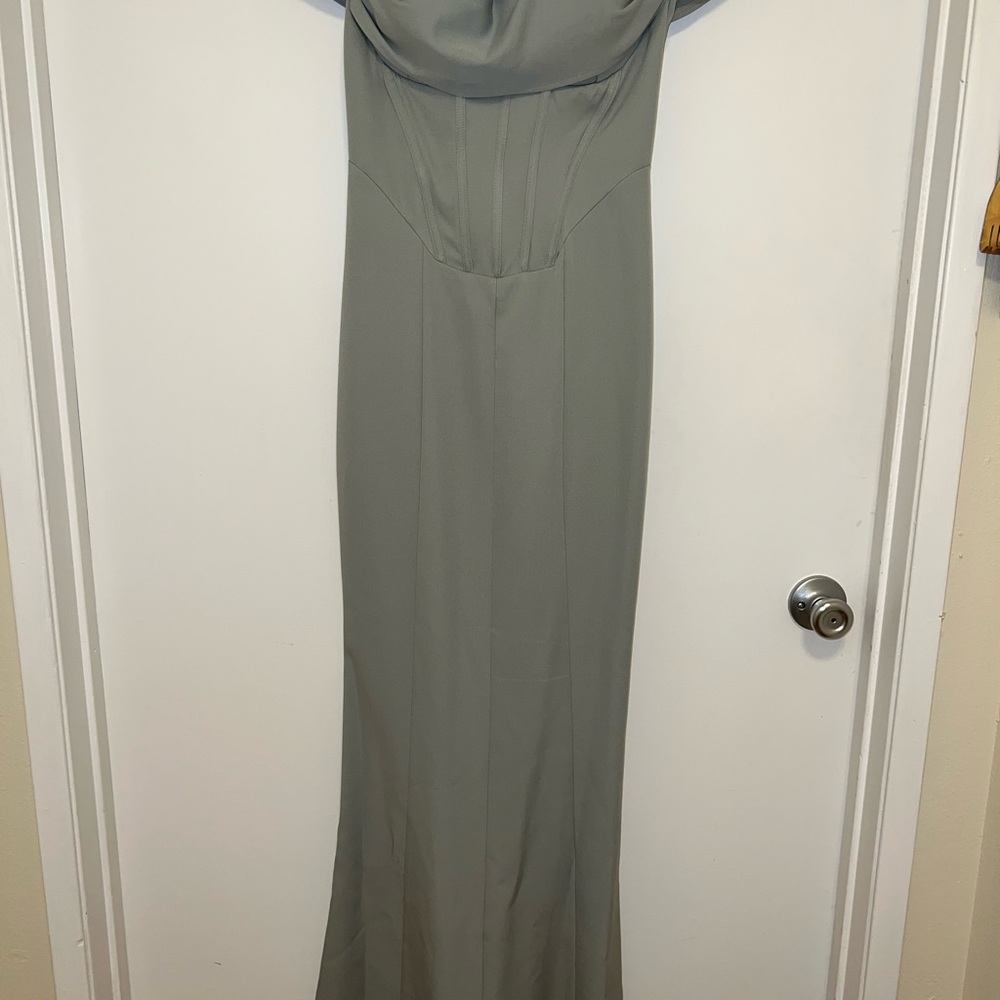 Elegant Green Evening Gown
